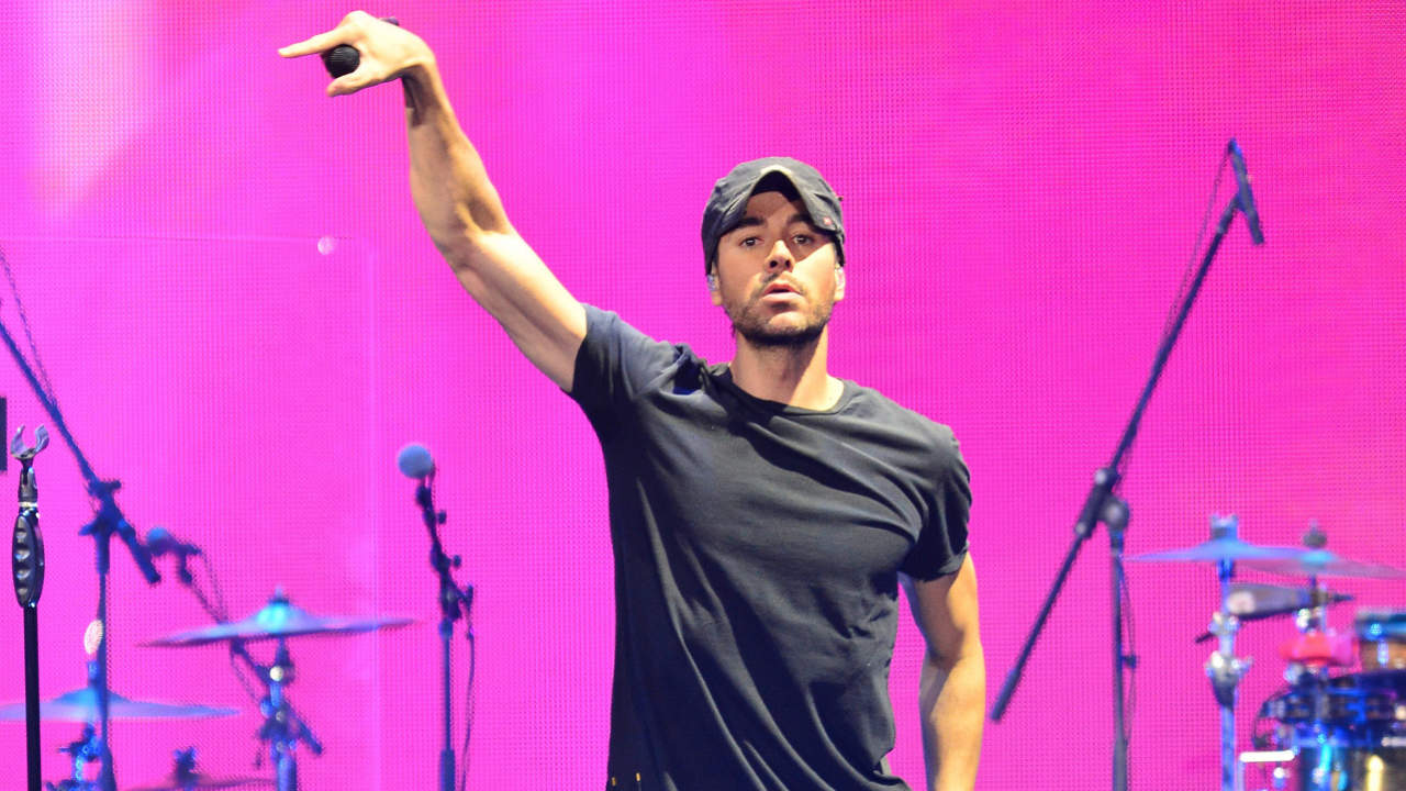 Enrique Iglesias Con Neumon A Y Cancela Su Presentaci N En Un Festival