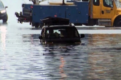 vehicle-stuck-under-bride-1-6965695-1721147266562